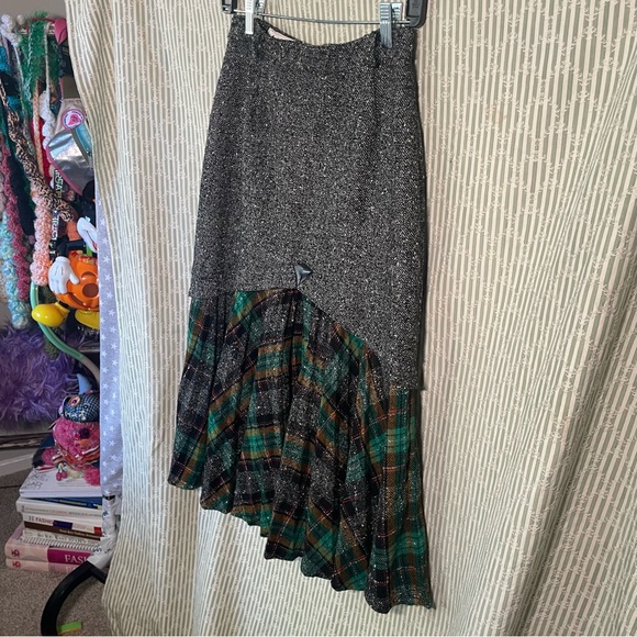CONSIGNED @SF FERRRY BUILDING Tuatara Italian Plaid Skirt Grey tweed, green - Picture 6 of 11